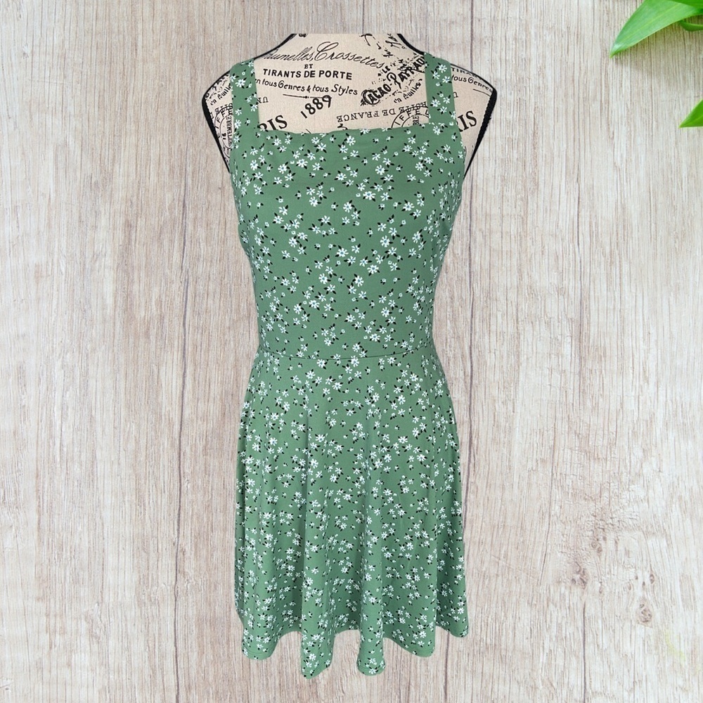 Nine Britton Desiree Green Floral A-Line Mini Dress NWT Size SP